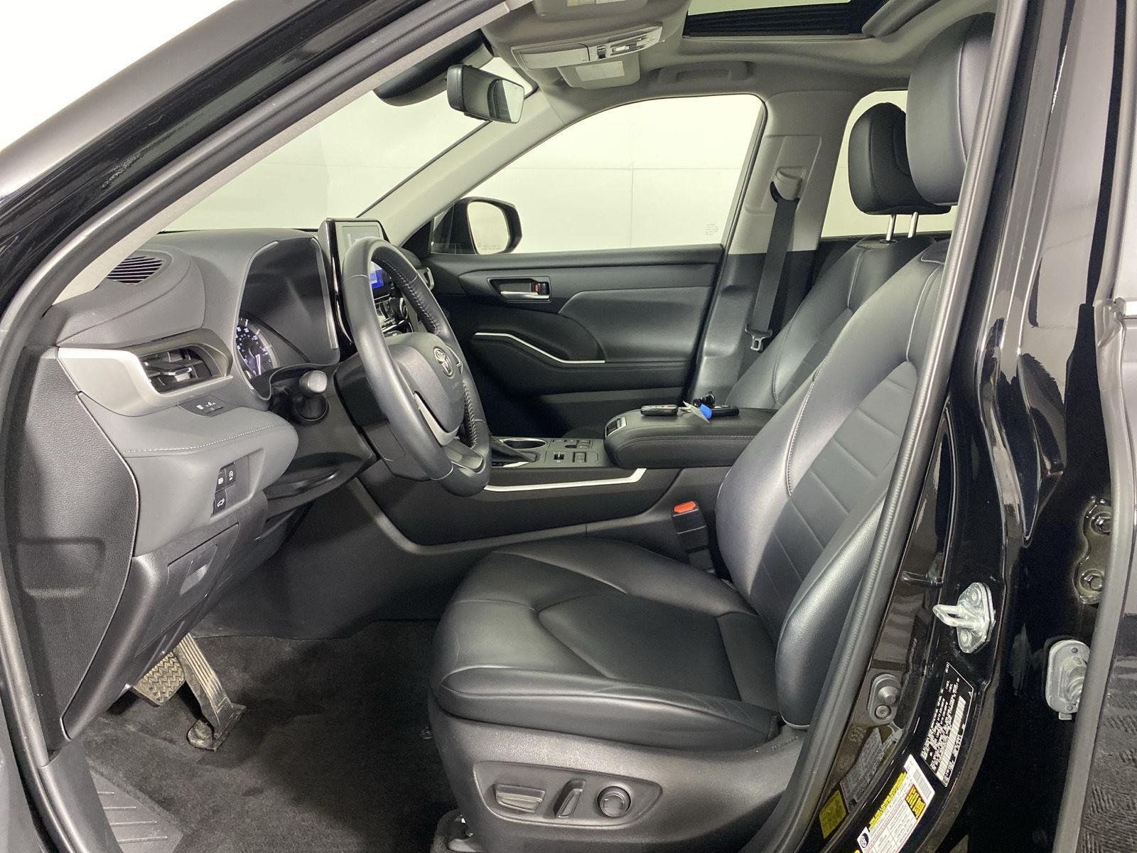 Used 2023 Midnight Black Metallic Toyota XLE image 13