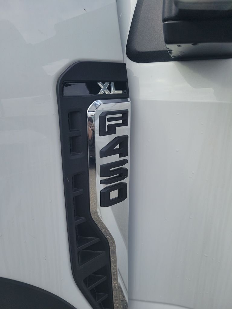 2024 Ford F-450 Super Duty Chassis Cab XL - Photo 19