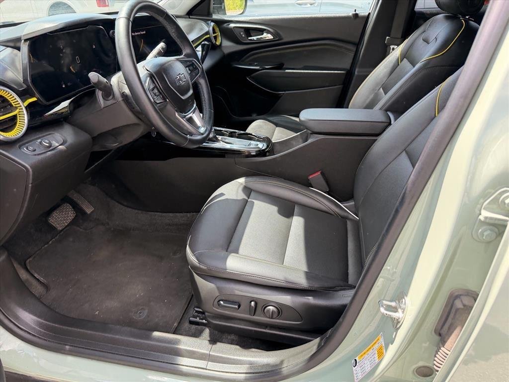 Used 2024 Cacti Green Chevrolet ACTIV image 12