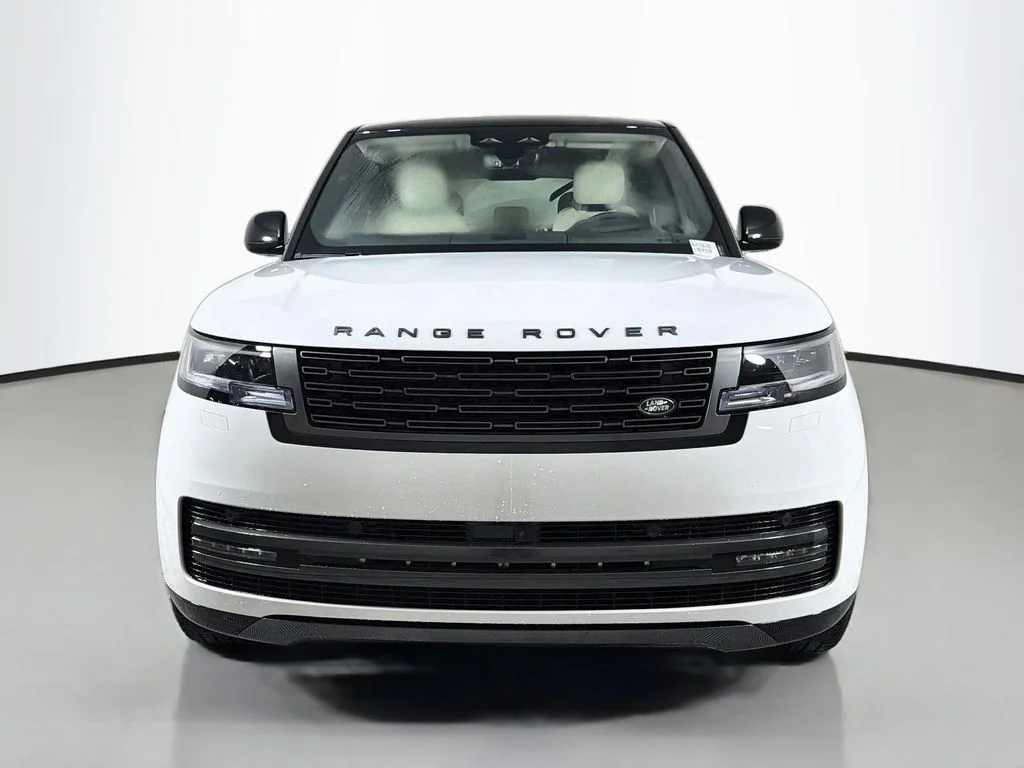 New 2027 Fuji White Land Rover SE image 2