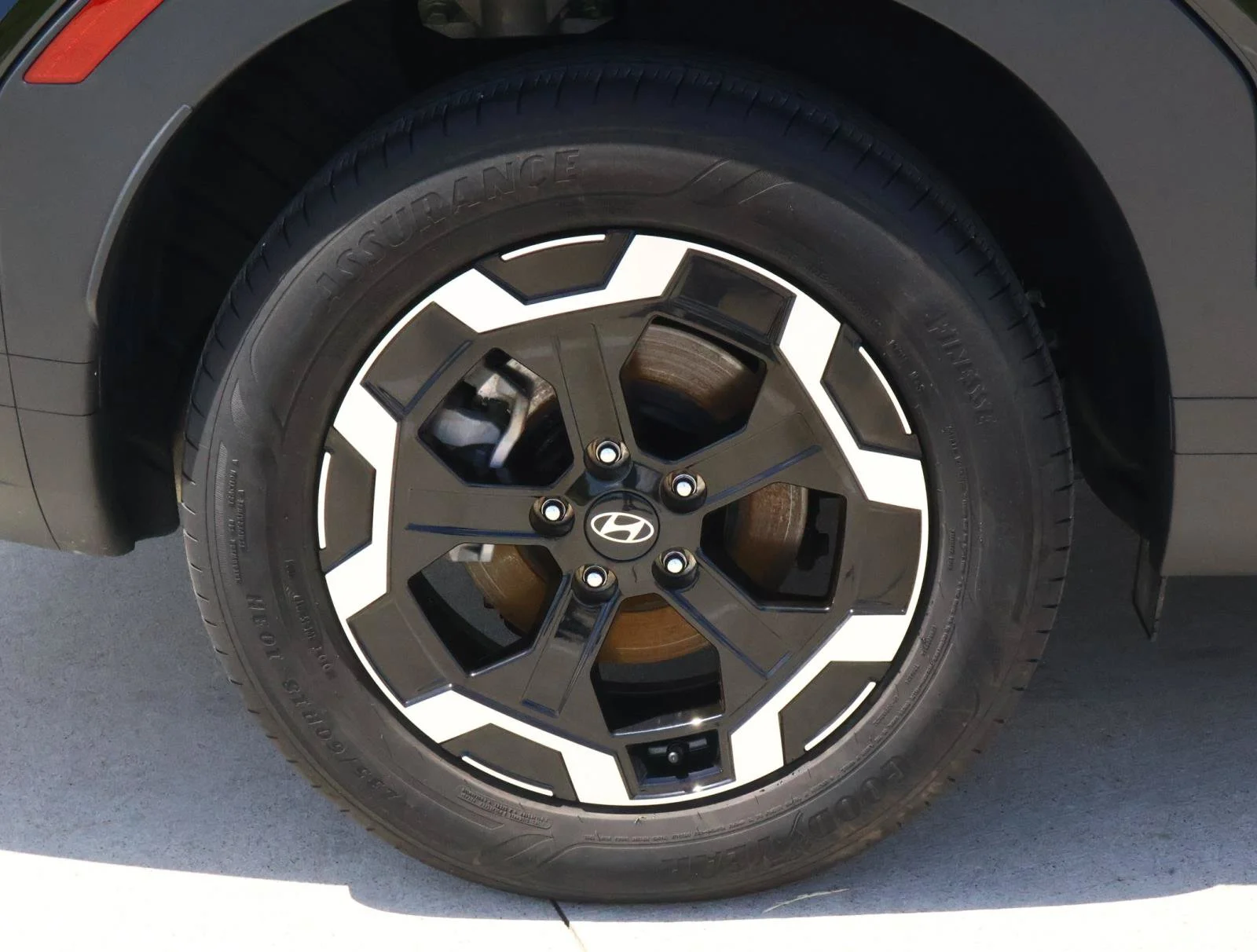 Used 2025 Phantom Black Hyundai SEL image 8