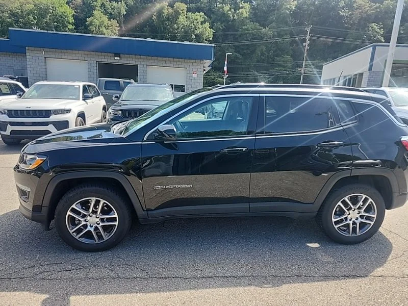 Used 2020 Black Jeep Latitude image 4