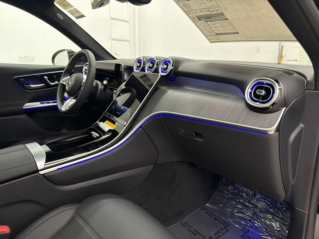 New 2027 Black Mercedes-Benz GLC 300 image 30