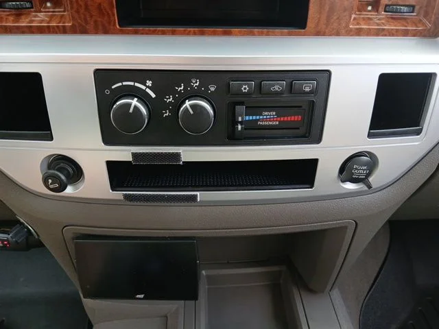 Used 2007 White Dodge Laramie image 46