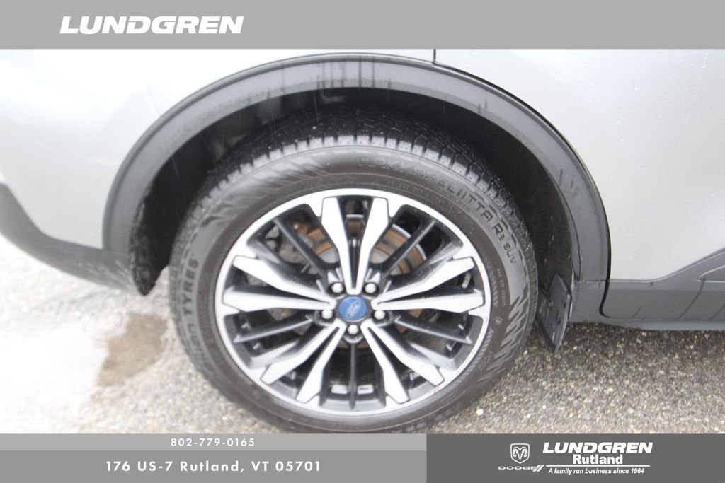 Used 2022 Silver Ford SEL image 14