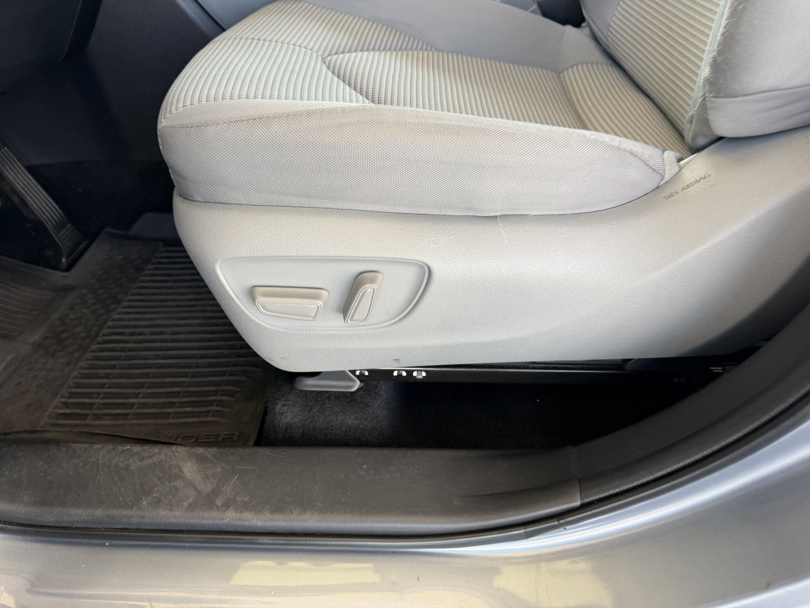 Certified Used 2022 Moon Dust Toyota LE image 21