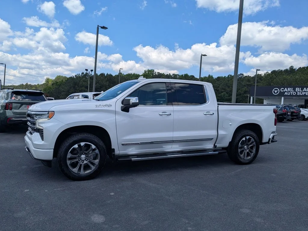 Used 2023 Iridescent Pearl Tricoat Chevrolet High Country image 8
