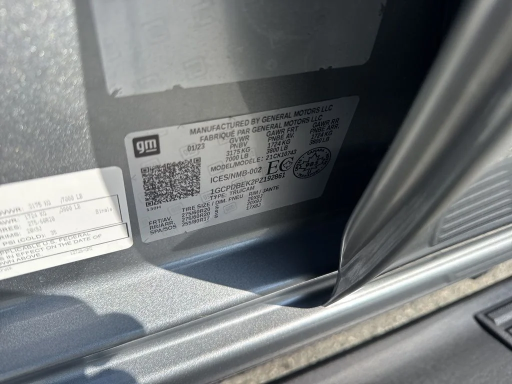 Used 2023 Gray Chevrolet Custom image 34
