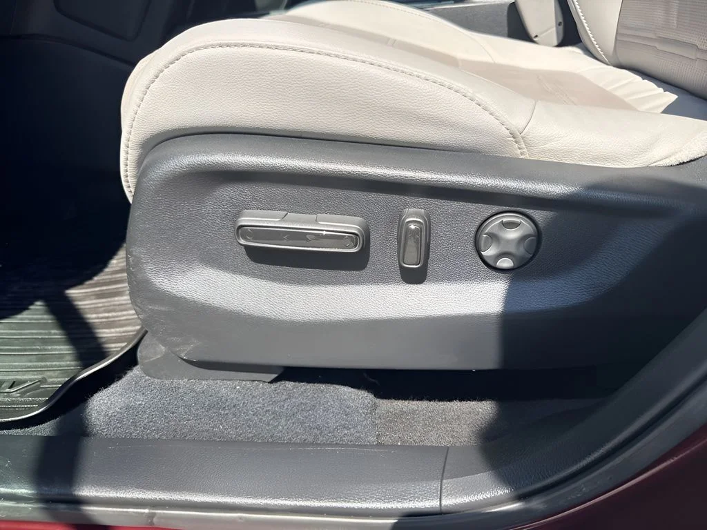 Used 2019  Honda Touring image 10