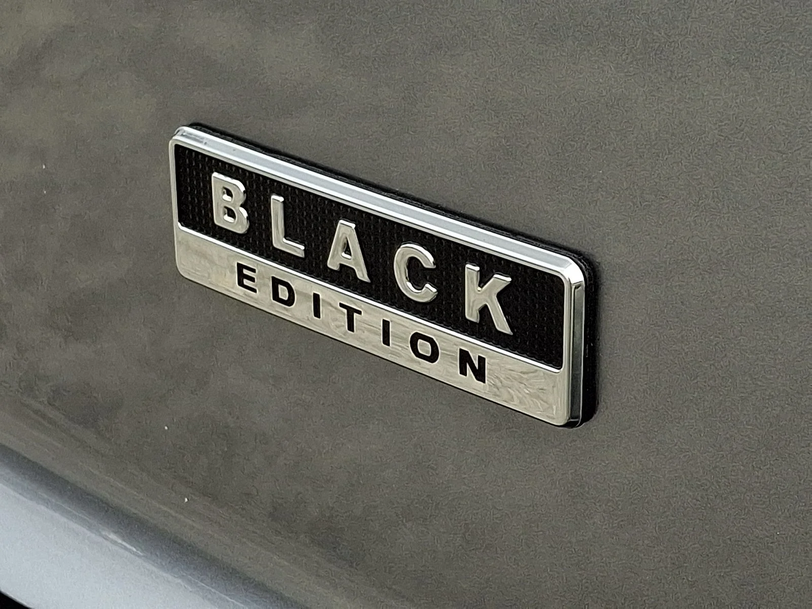 Used 2024 Gray Mitsubishi Black Edition image 31