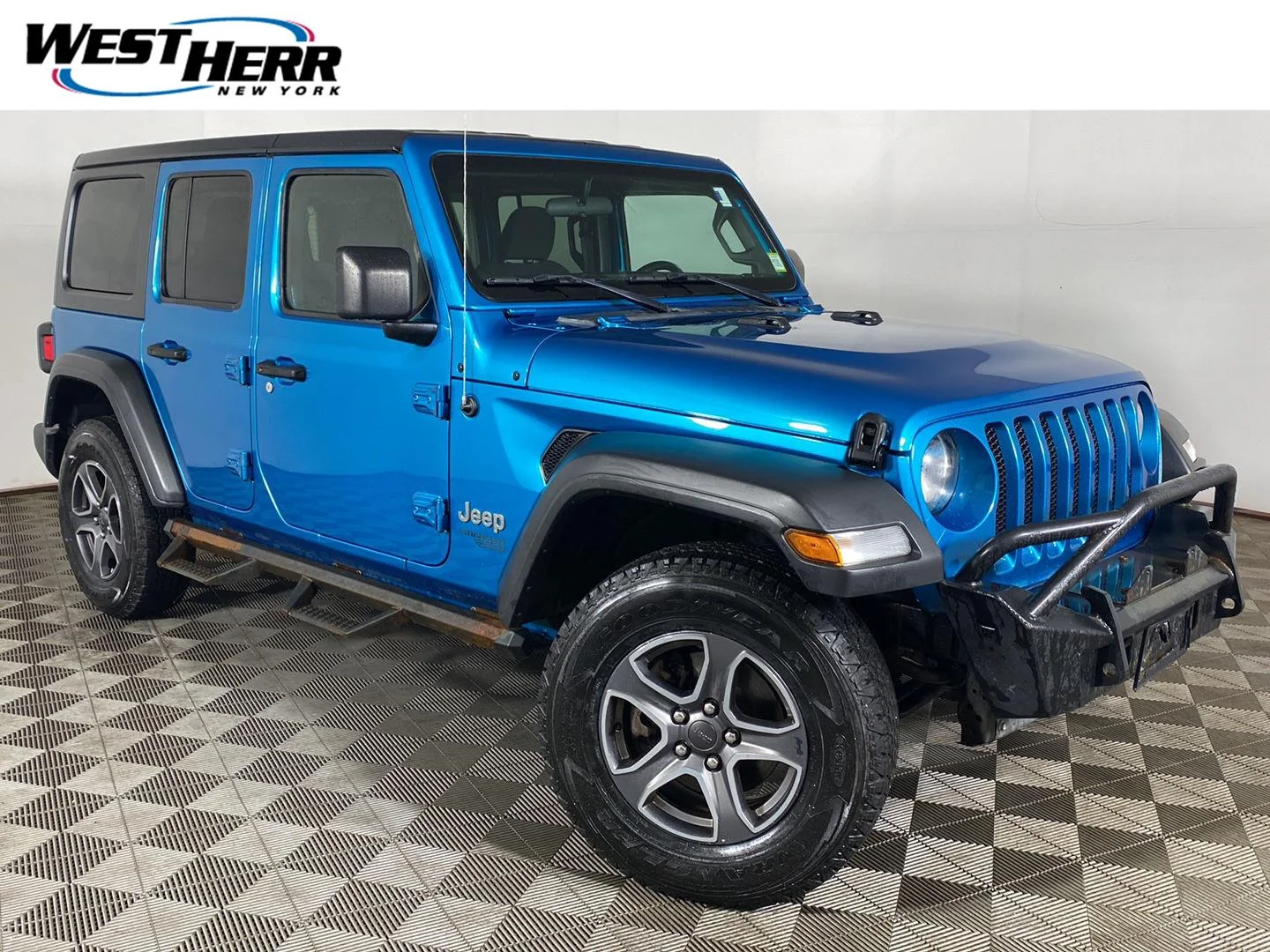 Used 2019 Bikini Pearlcoat Jeep Sport S image 1
