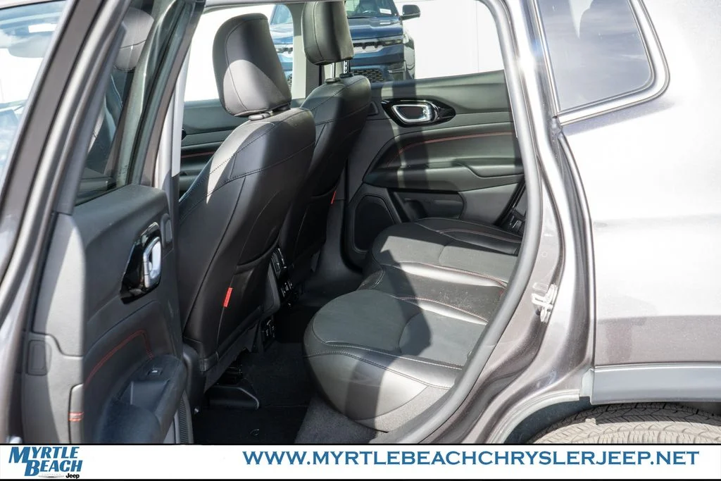 Certified Used 2022 Granite Crystal Metallic Clearcoat Jeep Trailhawk image 13