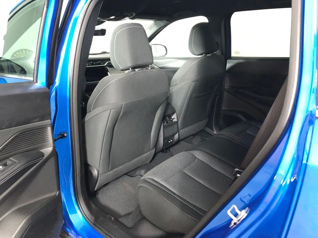 New 2026 Hydro Blue Pearl-Coat Exterior Paint Jeep Laredo image 12
