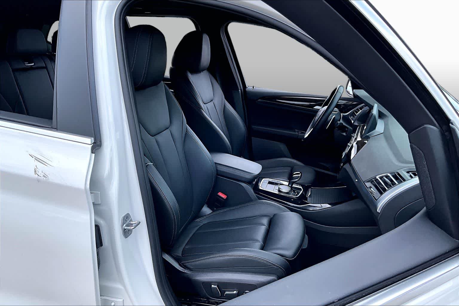 Used 2024 Alpine White BMW sDrive30i image 8