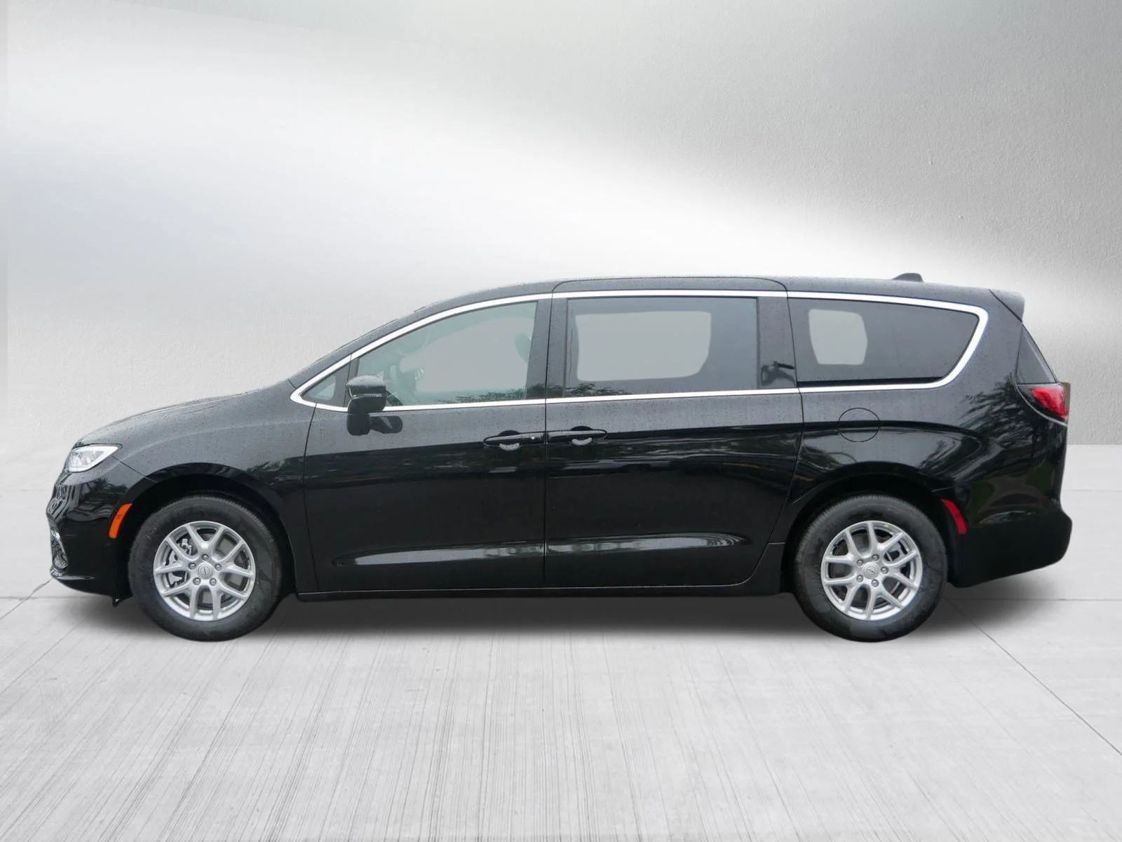 New 2026 Diamond Black Crystal Pearl-Coat Exterior Paint Chrysler Select image 4