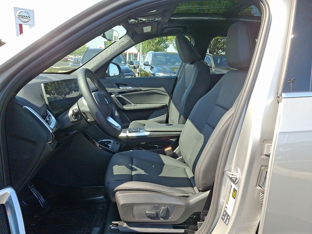 2026 BMW X1 28i - Photo 6