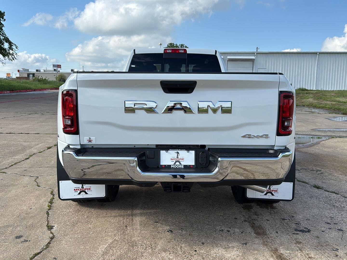 New 2026 Bright White Clear-Coat Exterior Paint RAM Tradesman image 7