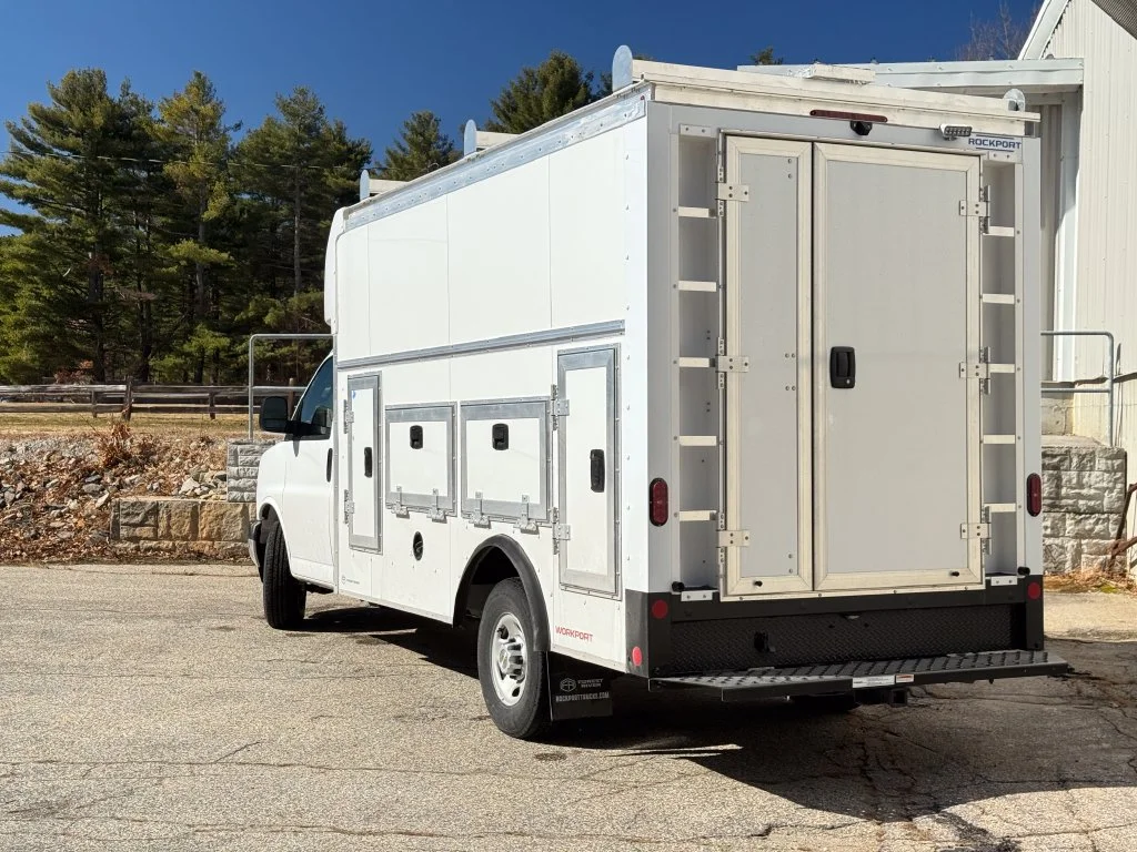 New 2026 Summit White Chevrolet 1WT image 7