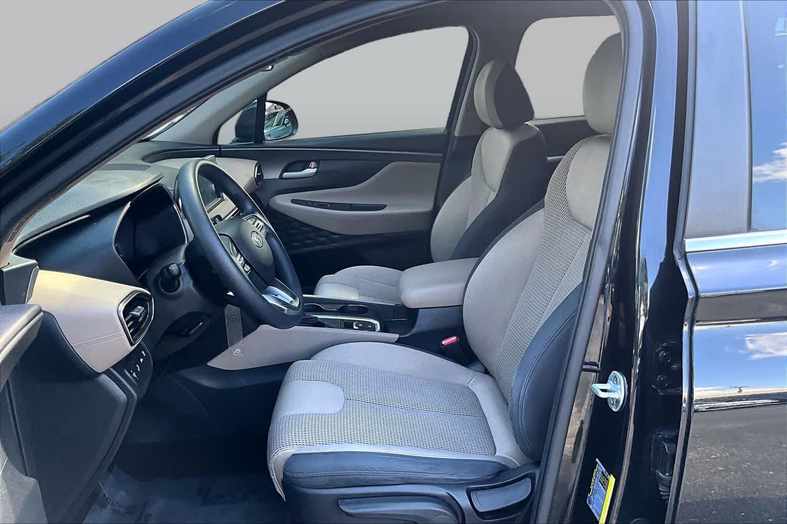 Used 2019 Twilight Black Hyundai SE image 9