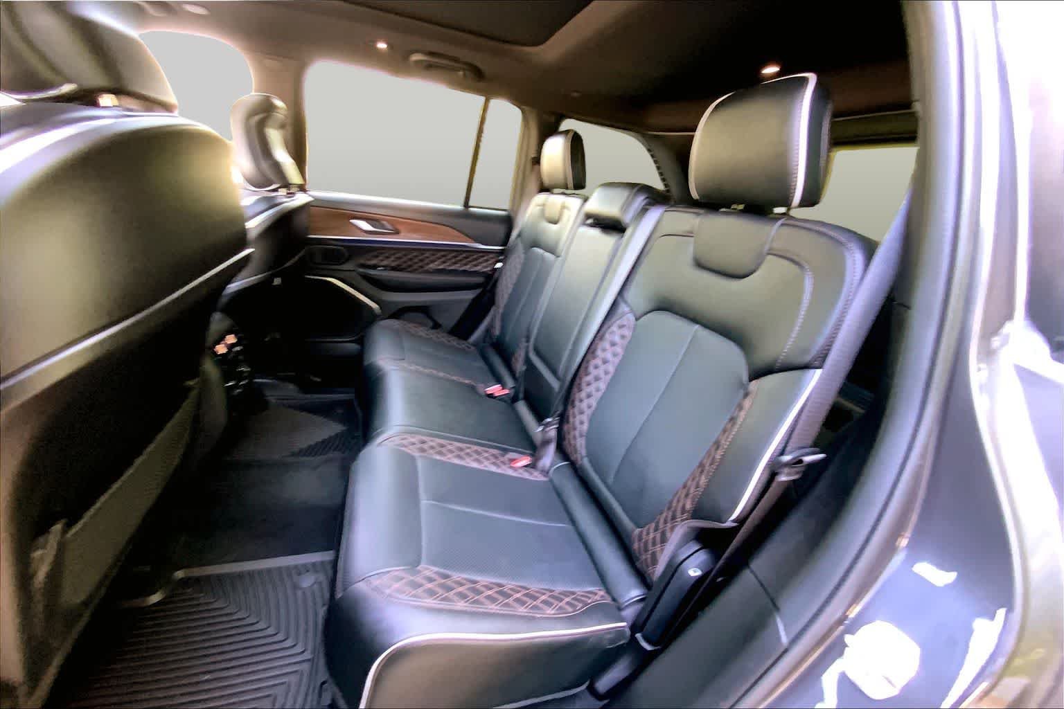 Used 2023 Baltic Gray Metallic Clearcoat Jeep Summit image 20