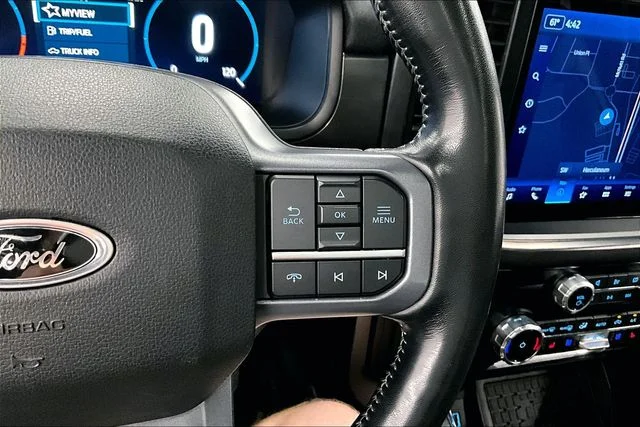 Used 2023 Agate Black Metallic Ford Lariat image 28