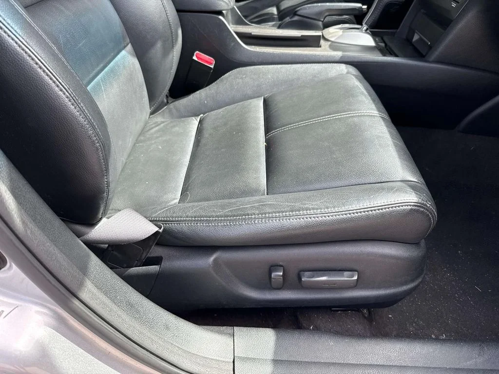 Used 2012 Silver Honda EX-L image 12