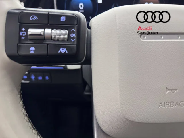 Used 2025 Silver Hyundai Calligraphy image 22