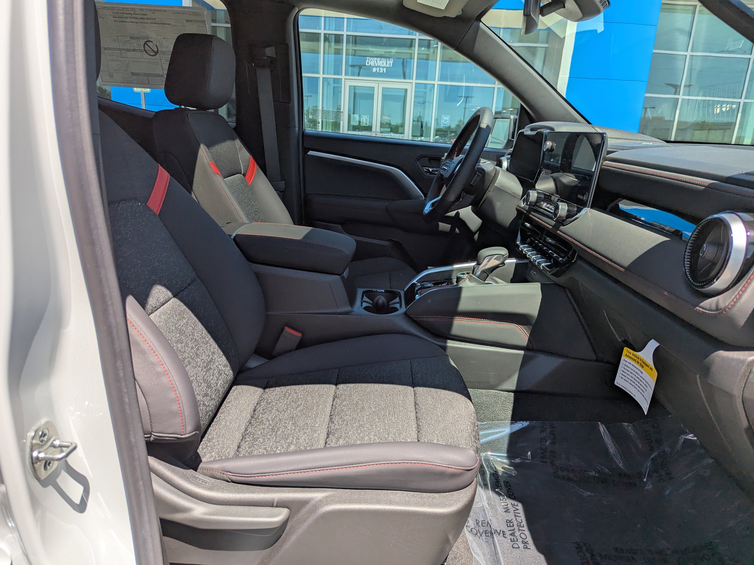 2025 Chevrolet Colorado Z71 - Photo 43