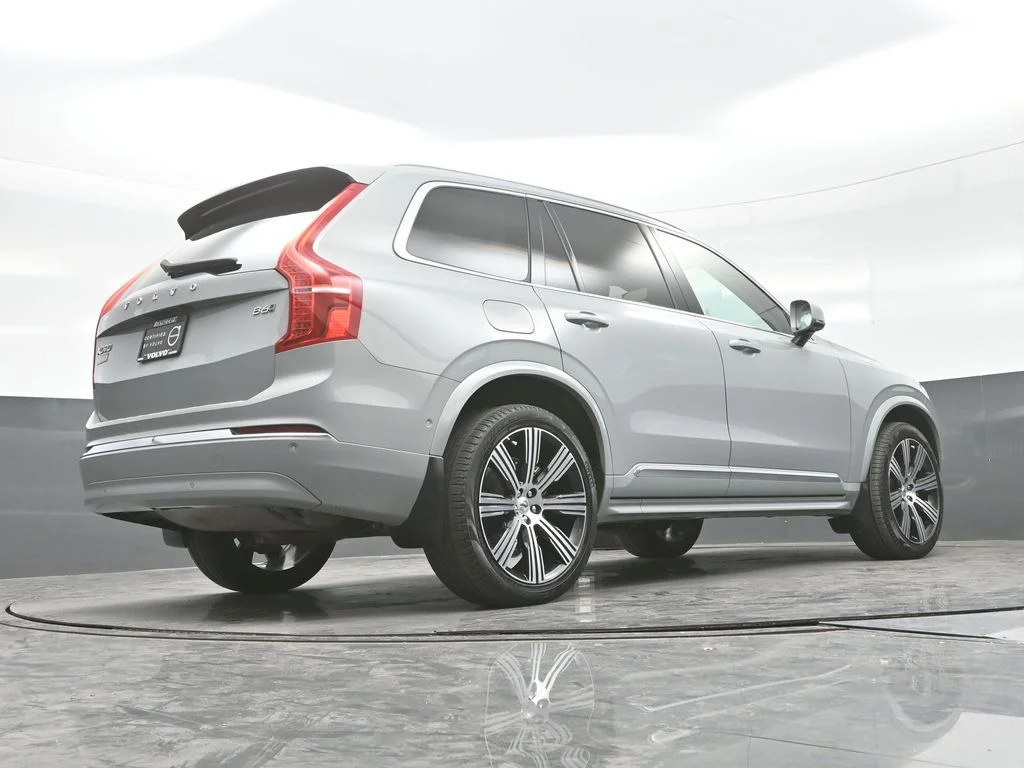Certified Used 2024 Vapour Grey Volvo Plus image 29