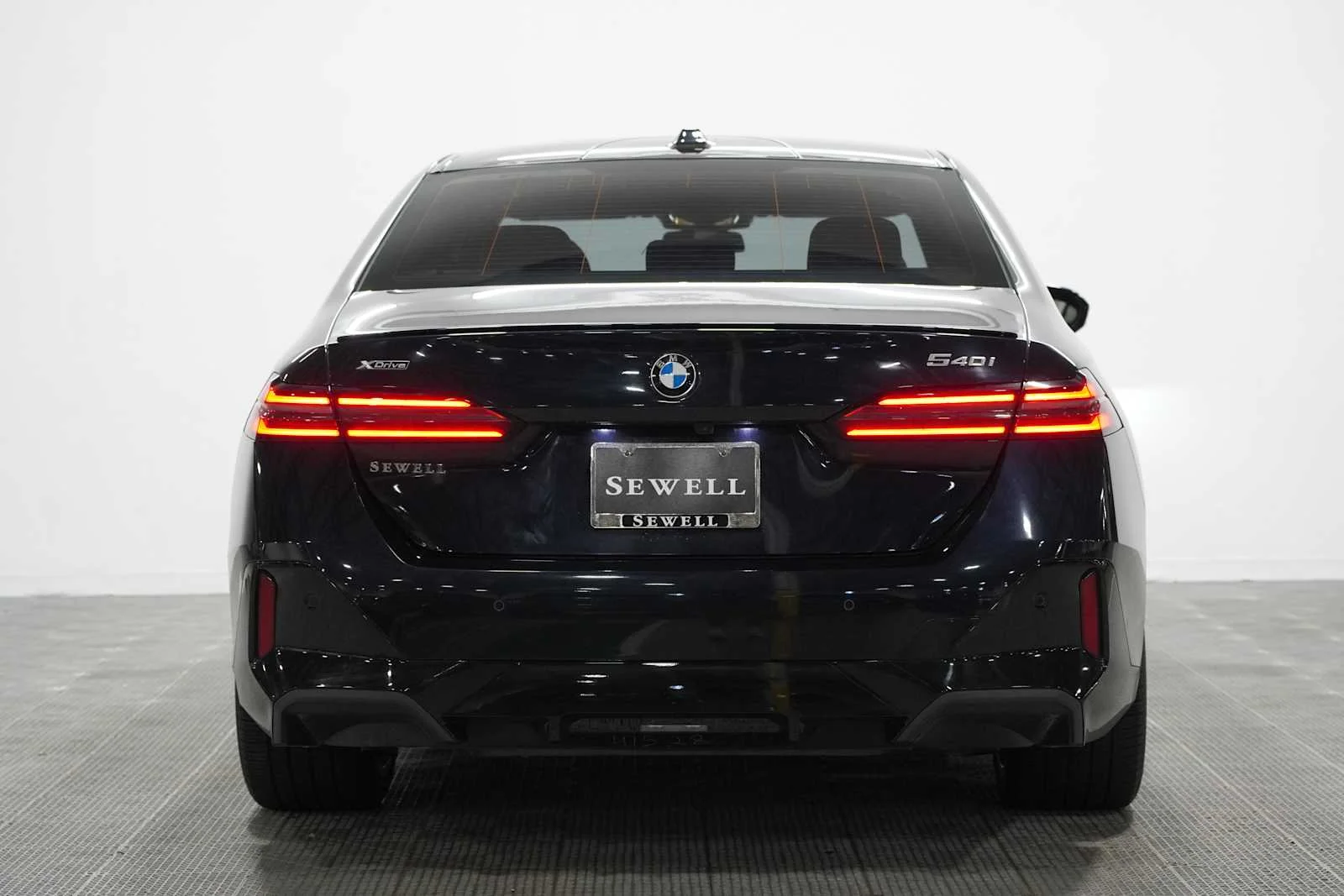 Certified Used 2024 Carbon Black Metallic BMW 540i xDrive image 5