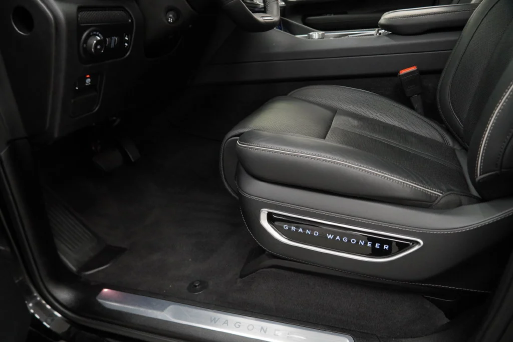 Used 2023 Black Jeep Series II image 35