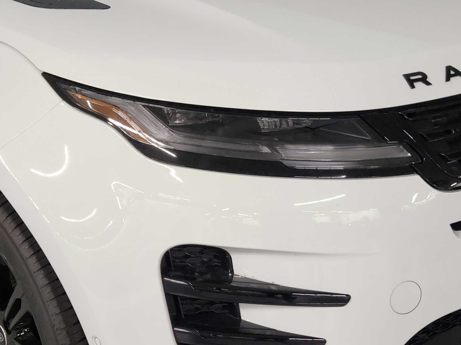 New 2026 Fuji White Land Rover Hoxton Edition image 12