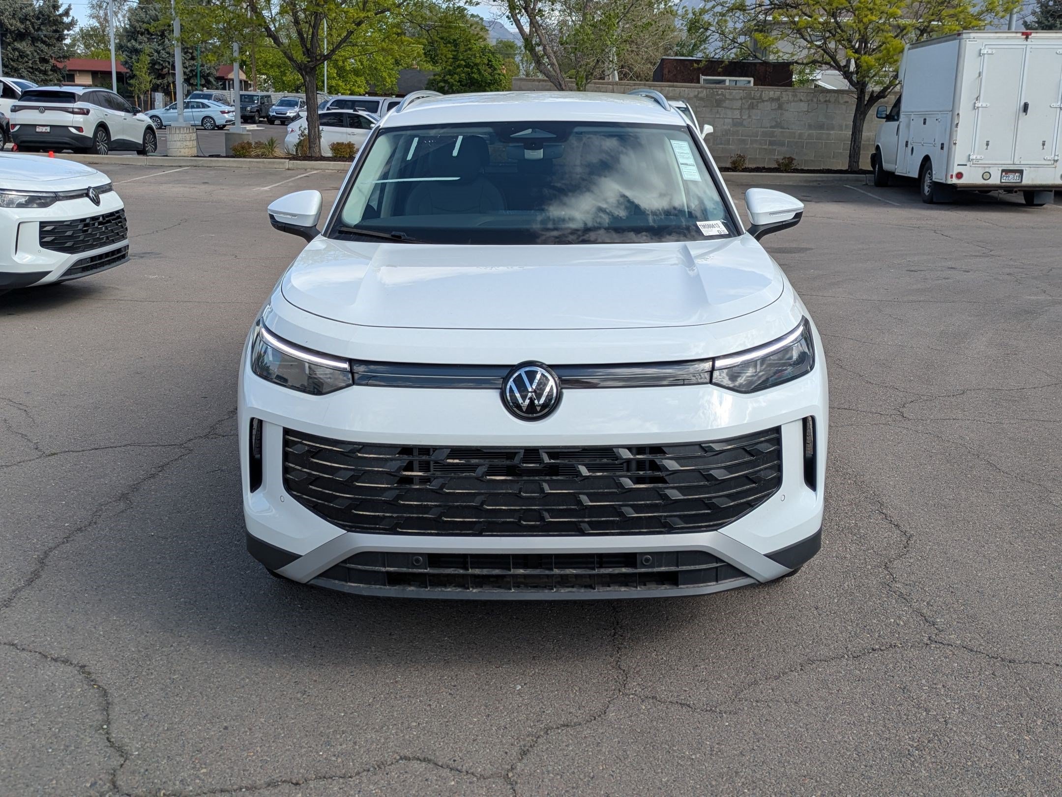 New 2026 Pure White Volkswagen SE image 9