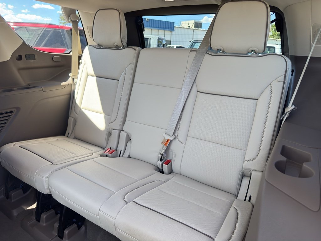 Used 2021 White Frost Tricoat GMC Denali image 15