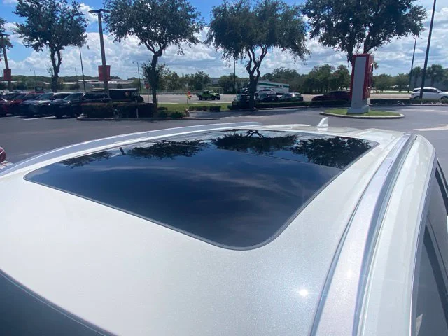 Used 2023 White Nissan SL image 5