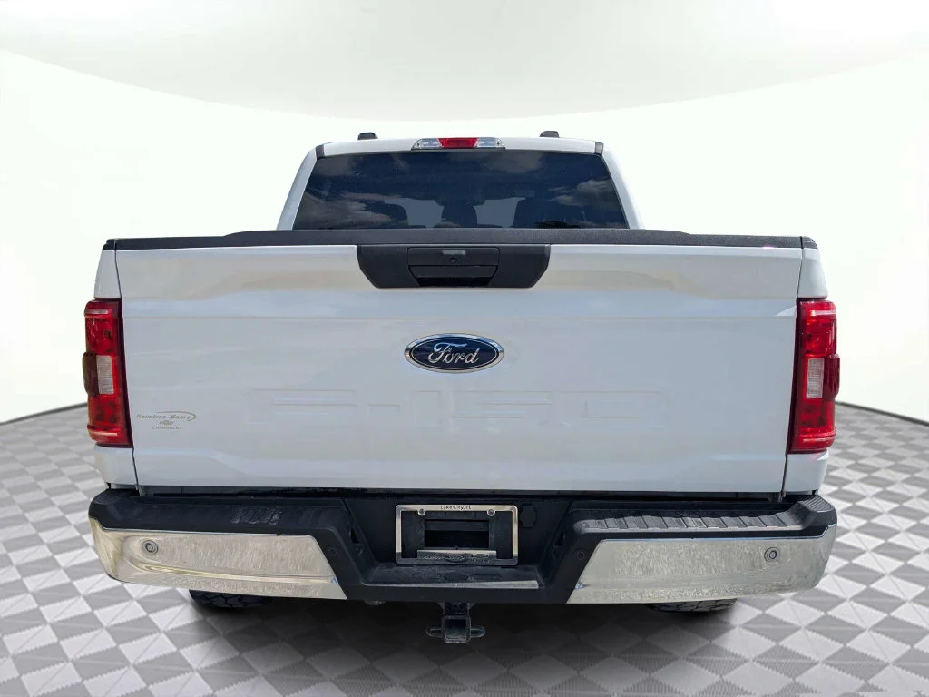Used 2023 Oxford White Ford XLT image 5