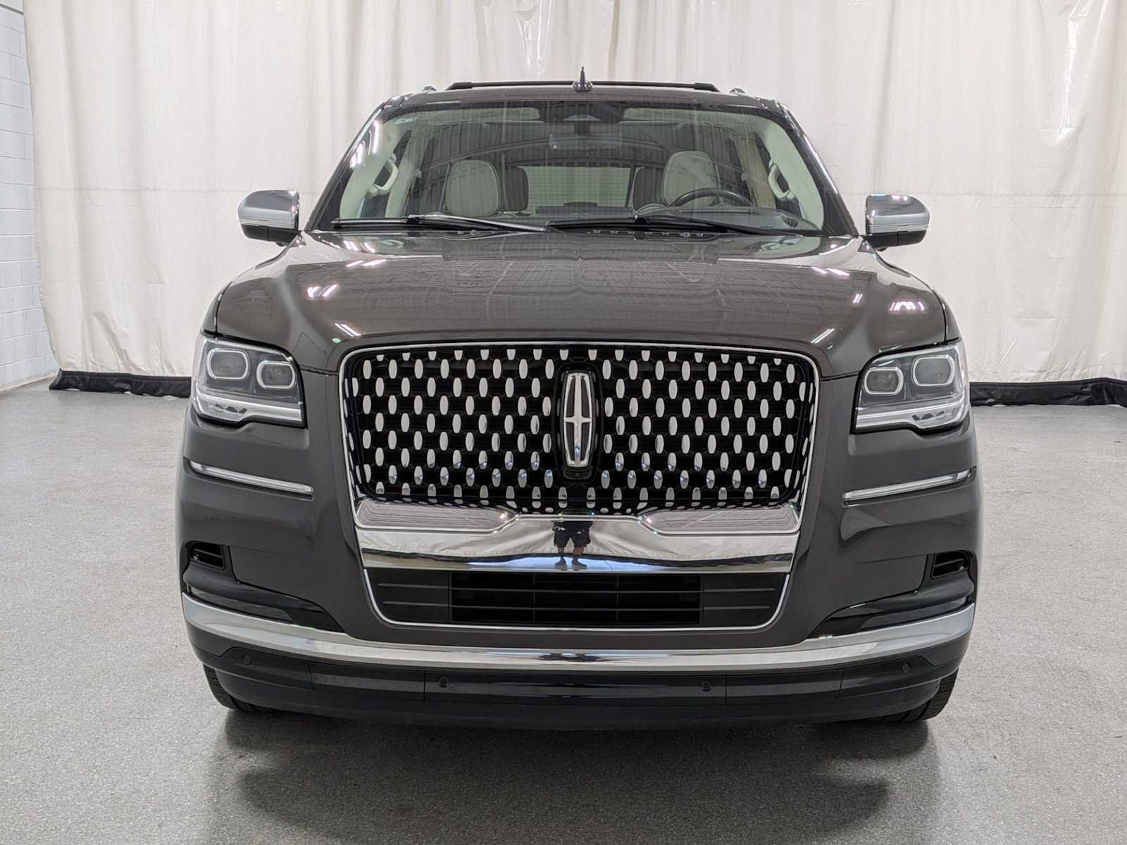 Used 2023 Chroma Caviar Dark Gray Metallic Clearcoat Lincoln Black Label image 14