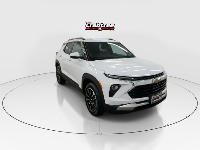 Used 2025 White Chevrolet LT image 2