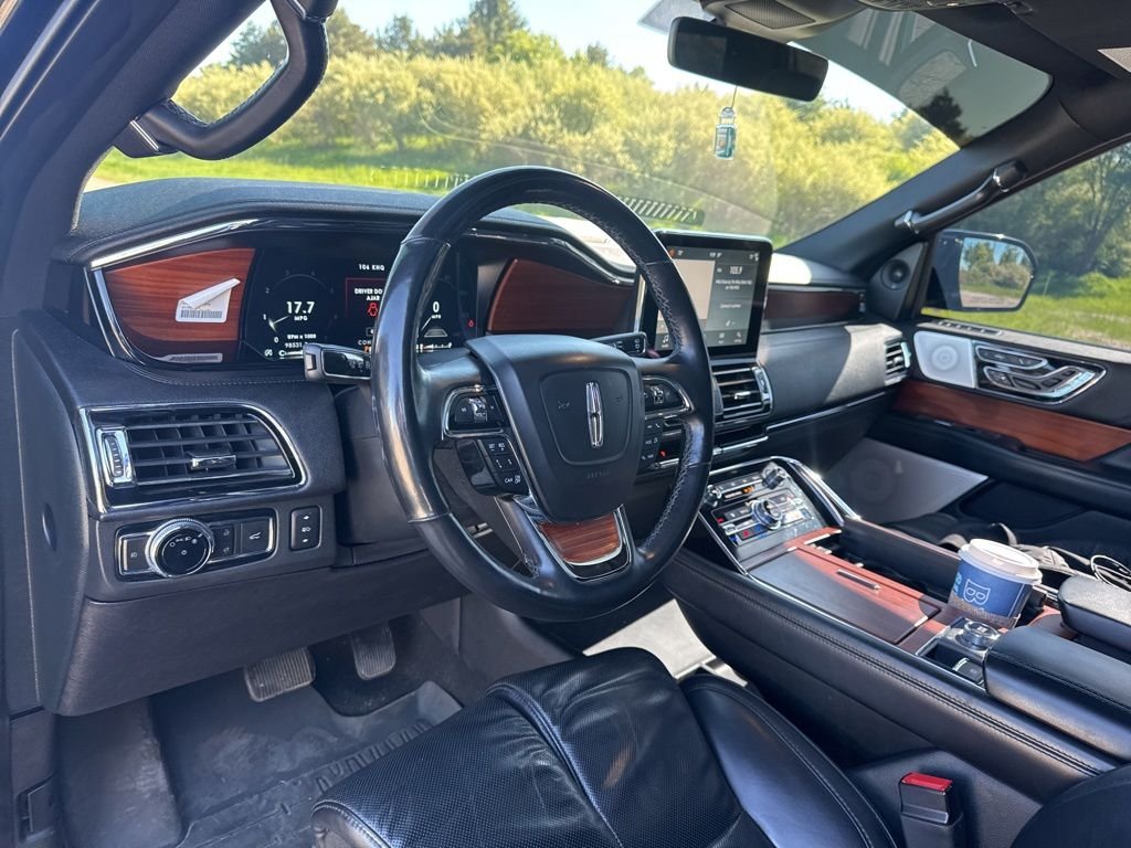Used 2019 Black Metallic Lincoln Reserve image 18