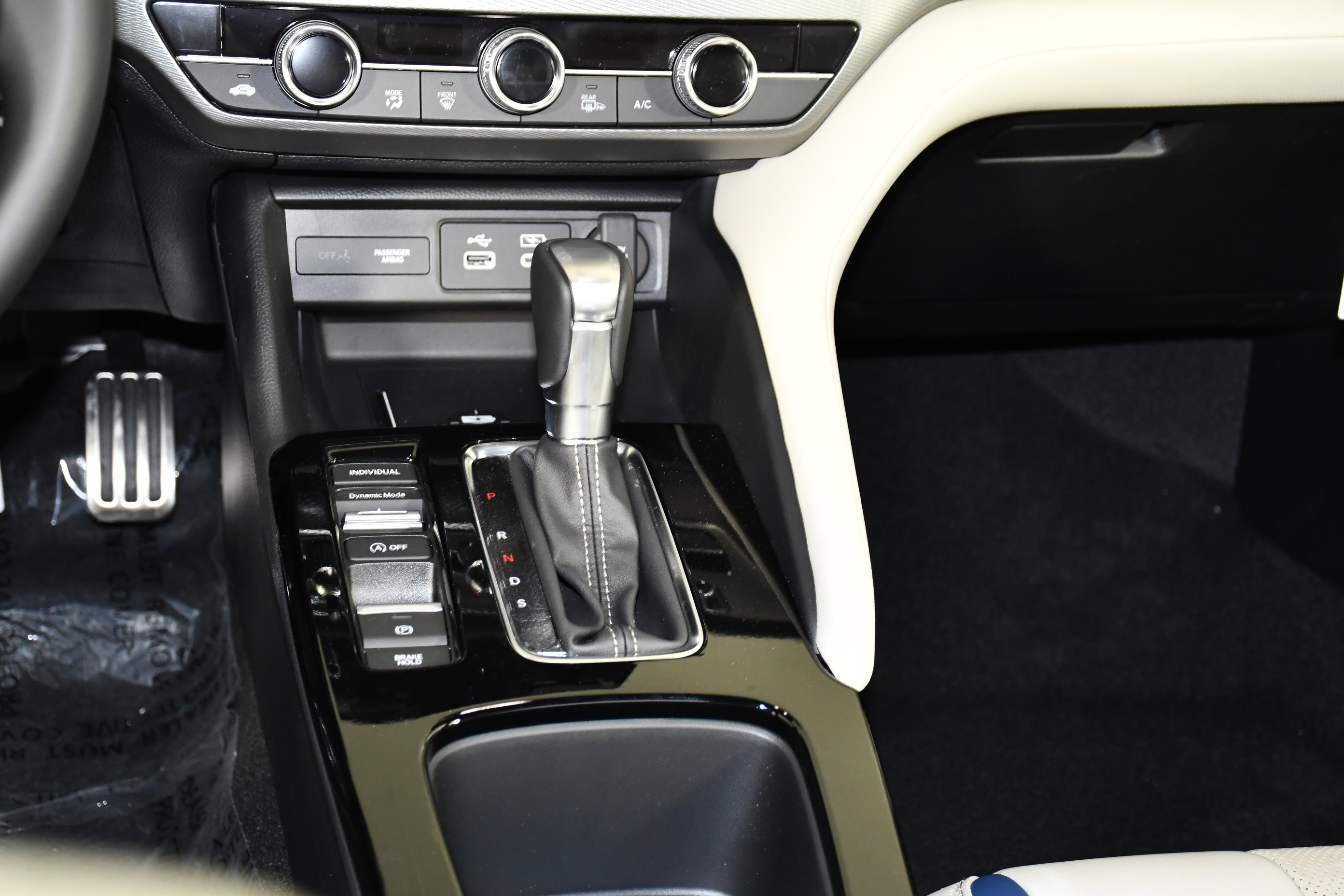 New 2026 Platinum White Pearl Acura w/A-Spec Technology Package image 13