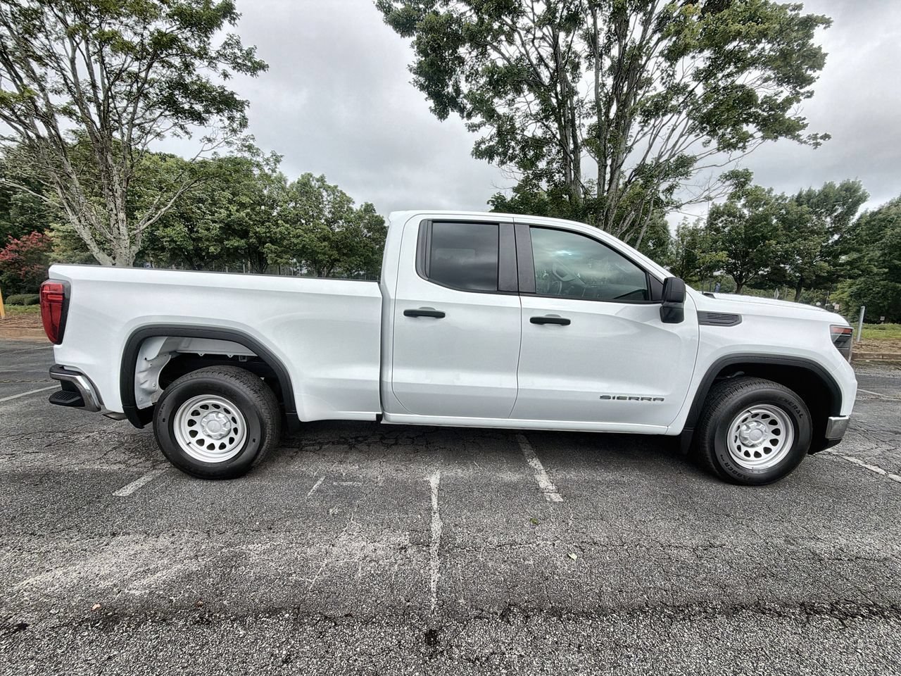 Used 2023 SUMMIT WHITE GMC Pro image 9