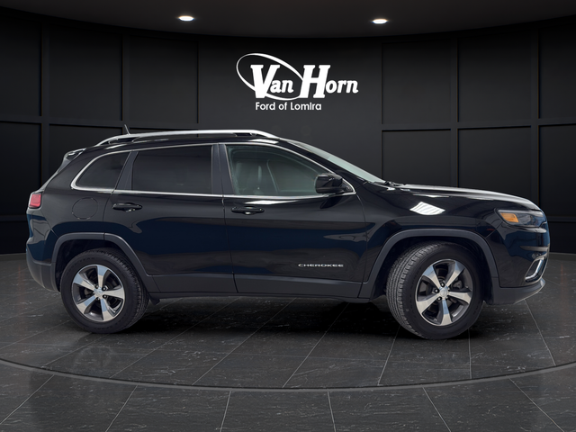 Used 2020 Diamond Black Crystal Pearlcoat Jeep Limited image 8
