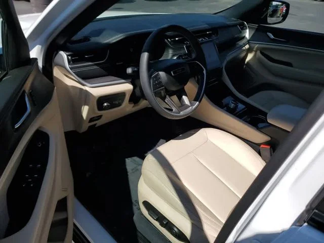 Used 2023 White Jeep Limited image 12