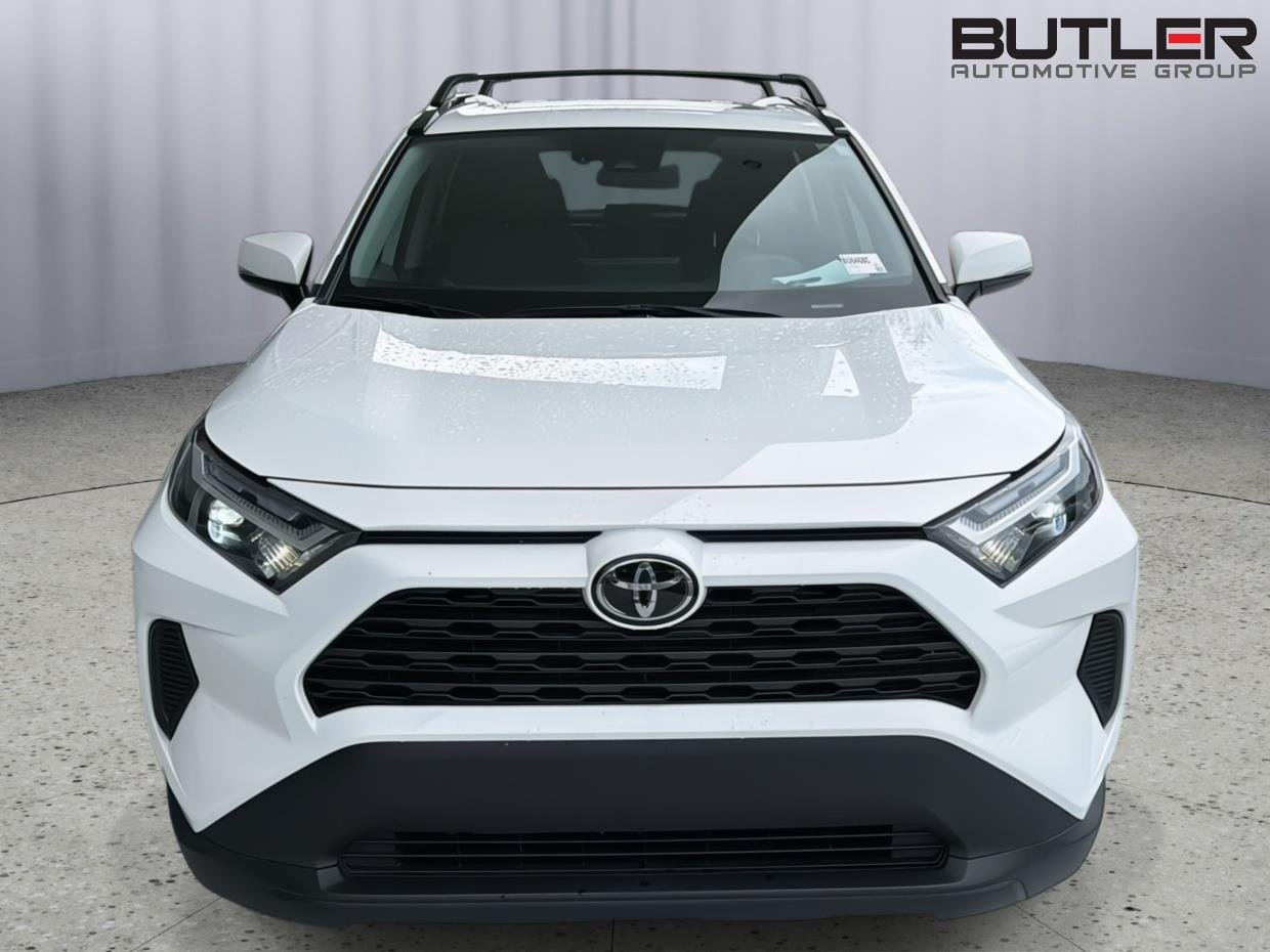 Used 2024 Ice Cap Toyota XLE image 9
