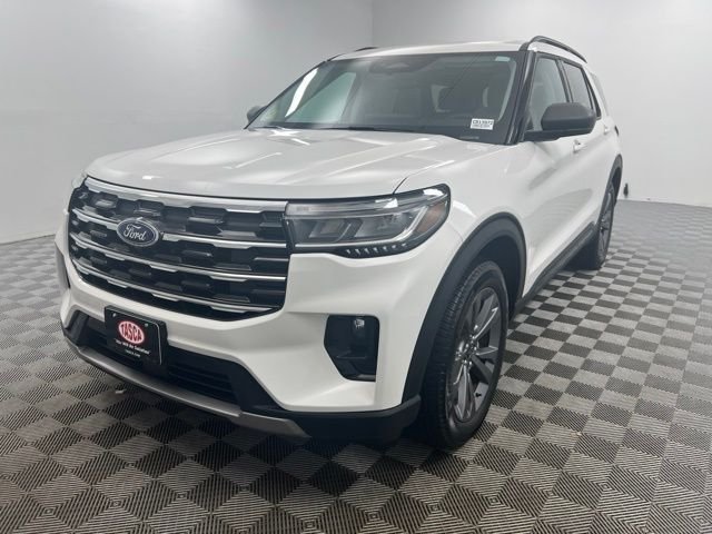 New 2026 Star White Metallic Tri-Coat Ford Active image 2