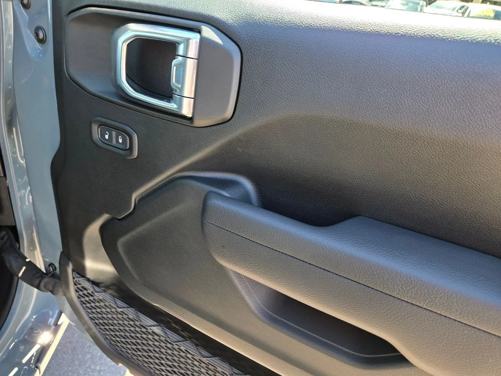 Used 2025 Gray Jeep Sport S image 24