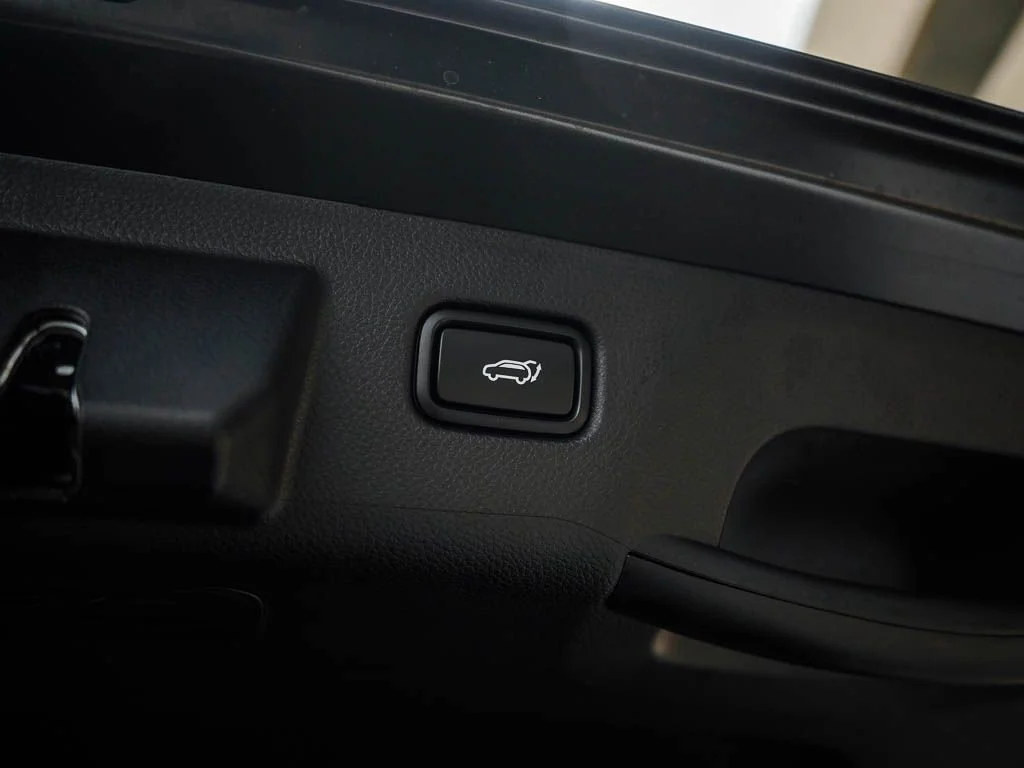 New 2026 Snow White Pearl Kia SX AWD image 9