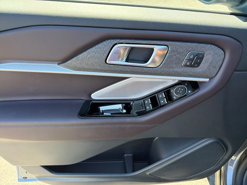 New 2026 Gray Ford Platinum image 15