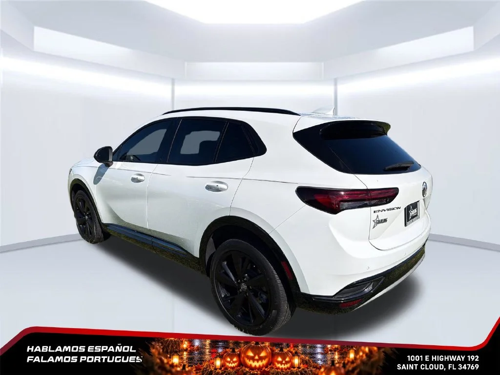Used 2023 SUMMIT WHITE Buick Preferred image 3