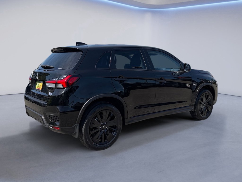 New 2026 Labrador Black Pearl Mitsubishi LE image 3